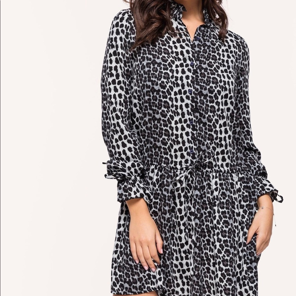 Dress (NWT)✨